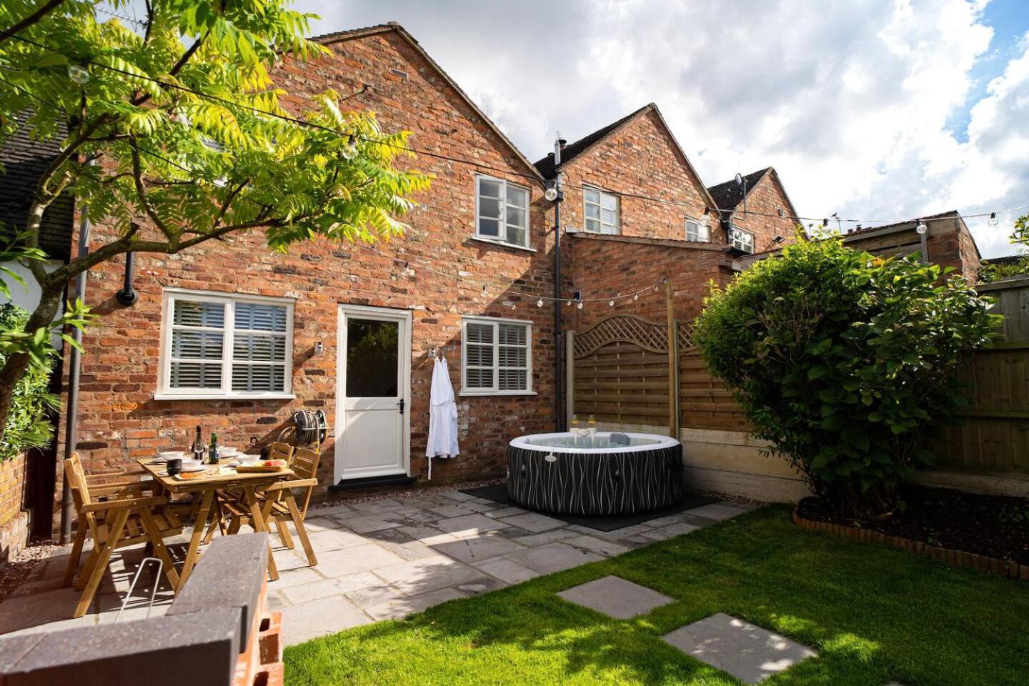 Stylish 2 Bedroom Cottage With Hot Tub And Parking Bewdley Exterior foto